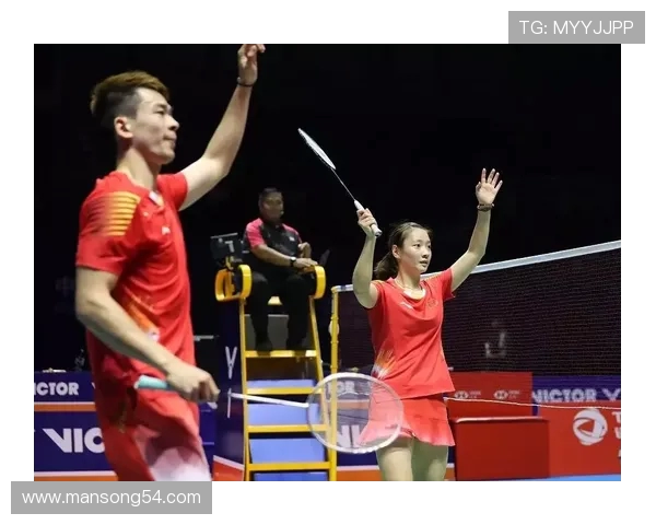 石智勇向年轻车手传授经验